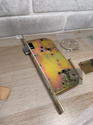 Amig-cerradura de embutir+ cilindro de seguridad