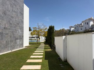 Piso en alquiler en La Dama de Noche-La Alzambra en Marbella