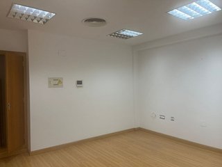 Oficina en alquiler en Avda de Madrid - Pº de la Estación en Jaén