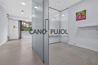 Local comercial en alquiler en Centre - Estació en Sant Cugat del Vallès