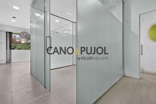 Local comercial en alquiler en Centre - Estació en Sant Cugat del Vallès