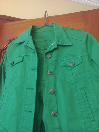 Traje de pantalón verde