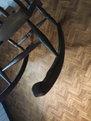 Mecedora vintage de madera y tela