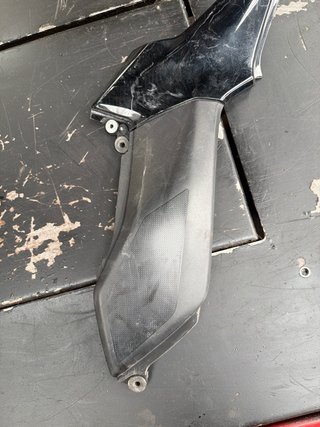 Tapa Bajo Asiento Dcho Kawasaki Z 900 2019