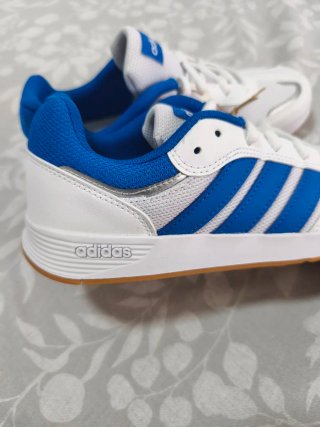 Deportivas Adidas niño blancas y azules