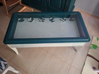 Mesita de salón de madera y cristal