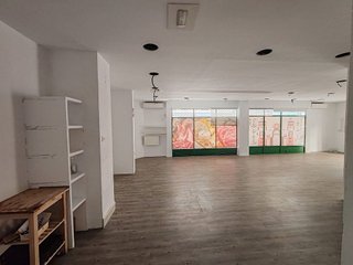 Local comercial en alquiler en Los Remedios en Sevilla