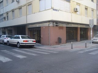 Local comercial en alquiler en Los Remedios en Sevilla