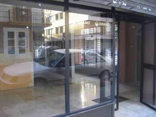 Local comercial en alquiler en Los Remedios en Sevilla