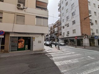 Local comercial en alquiler en Los Remedios en Sevilla
