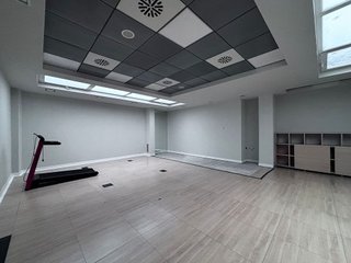 Local comercial en alquiler en Plaza España - Villa Pilar - Reyes Católicos - Vadillos en Burgos