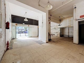 Local comercial en alquiler en El Congrés i els Indians en Barcelona