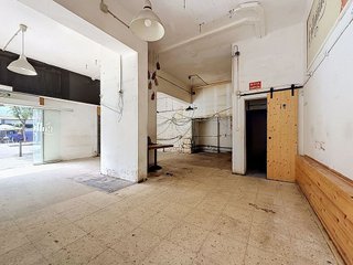 Local comercial en alquiler en El Congrés i els Indians en Barcelona