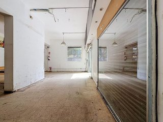 Local comercial en alquiler en El Congrés i els Indians en Barcelona