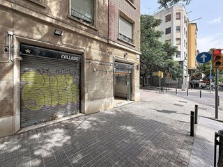 Local comercial en alquiler en El Congrés i els Indians en Barcelona