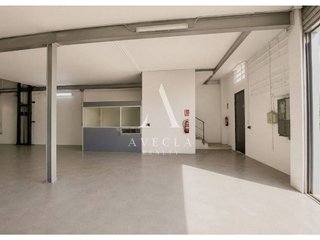 Nave industrial en venta en Centre en Ripollet