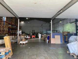 Nave industrial en venta en Centre en Ripollet