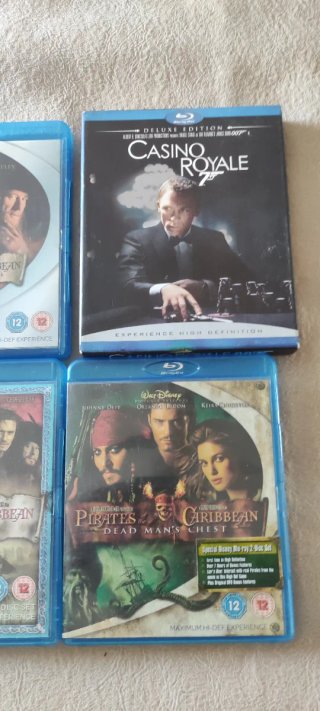 Pack Blu-ray Piratas del Caribe + Casino Royale