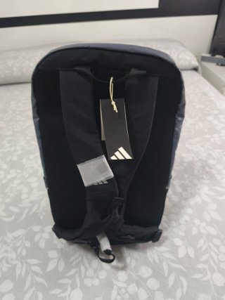 Mochila Adidas Gris y Negra