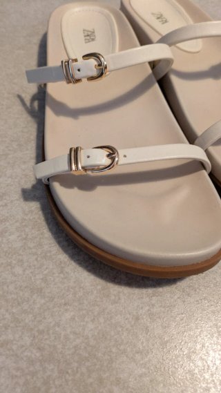 Sandalias planas Zara hueso mujer