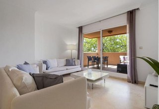 Piso en alquiler en Elviria en Marbella