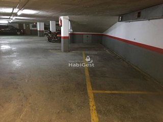 Garaje en alquiler en Eixample Sud – Migdia en Girona
