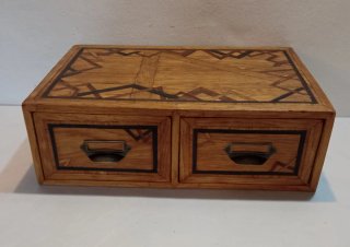 Archivador cajonera de madera con marquetería