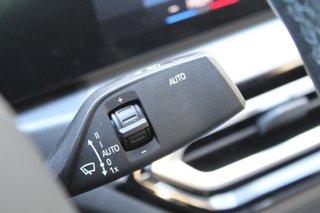 BMW SERIE 3 320e (2024)