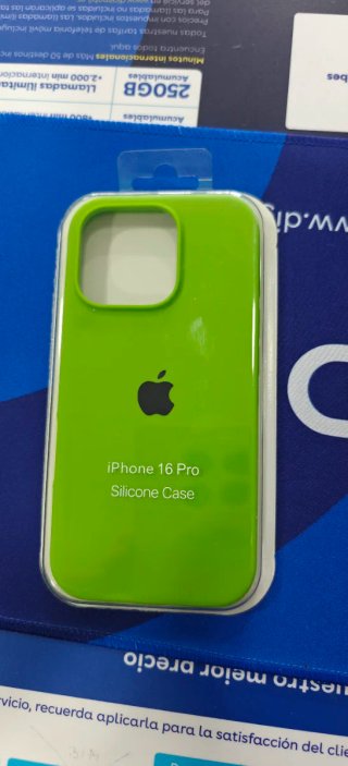 Funda iPhone 16 Pro Silicone Case Verde