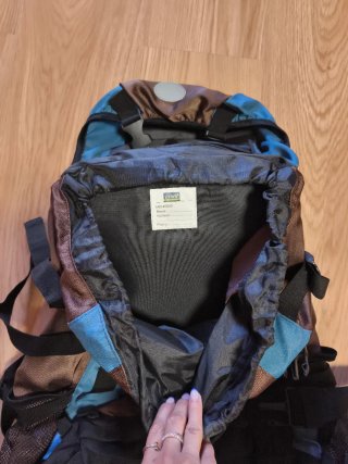 Mochila senderismo azul y marrón
