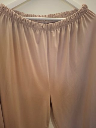 Pantalón ancho camel media pierna