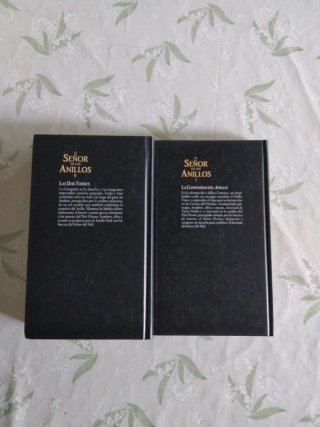 Dos libros El Señor de los Anillos - Tolkien