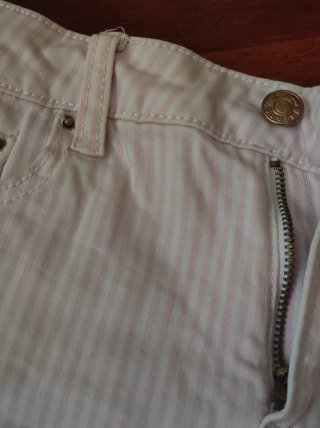 Pantalón corto rayas blanco y rosa T.34