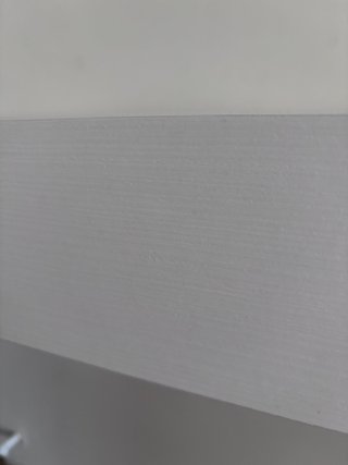 Escritorio pared blanco y gris