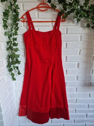 Vestido rojo con tirantes