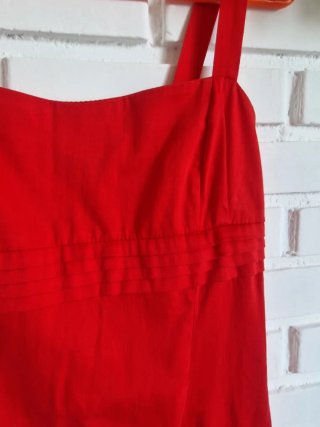 Vestido rojo con tirantes