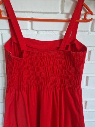 Vestido rojo con tirantes