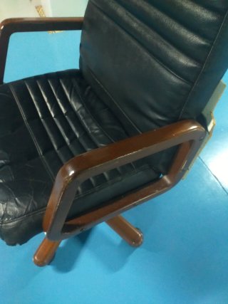 Silla de oficina giratoria de cuero