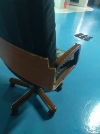 Silla de oficina giratoria de cuero