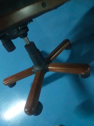Silla de oficina giratoria de cuero