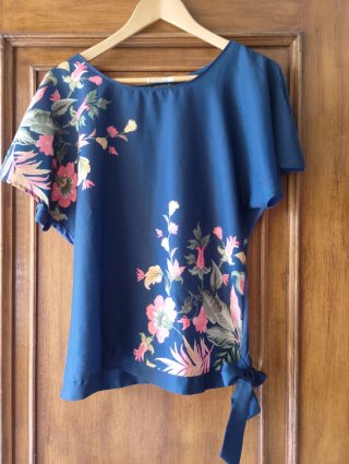 Blusa floral azul talla única