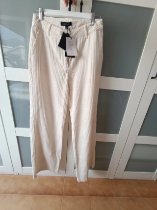 Pantalones pana blancos Cortefiel