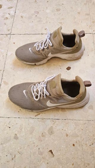 Zapatillas Nike Beige/Blanco 20€ skechers negro