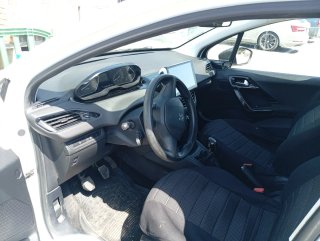 Peugeot 208 2015