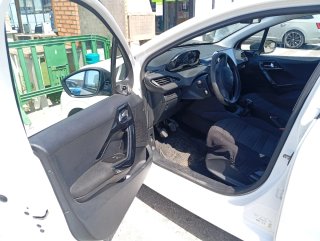 Peugeot 208 2015