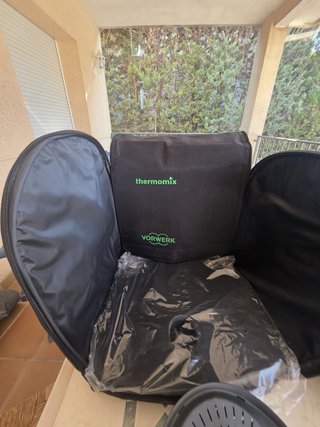 Thermomix TM6 con accesorios y bolsa