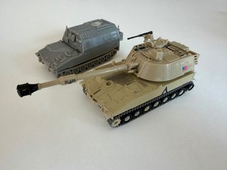 Lote 1/72 M109 y M992 Infantería Marina