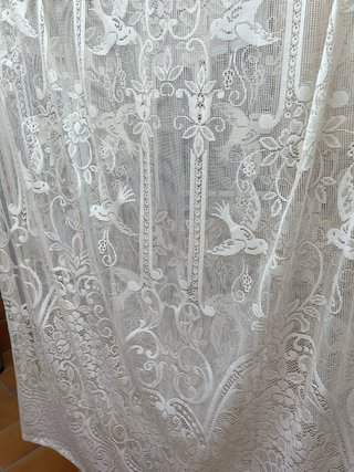 Cortinas antiguas de encaje beige