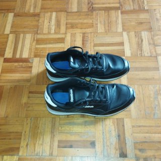 Zapatillas Reebok Negras y Blancas