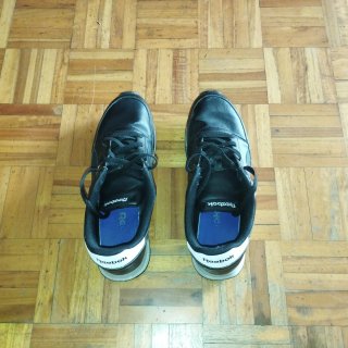 Zapatillas Reebok Negras y Blancas